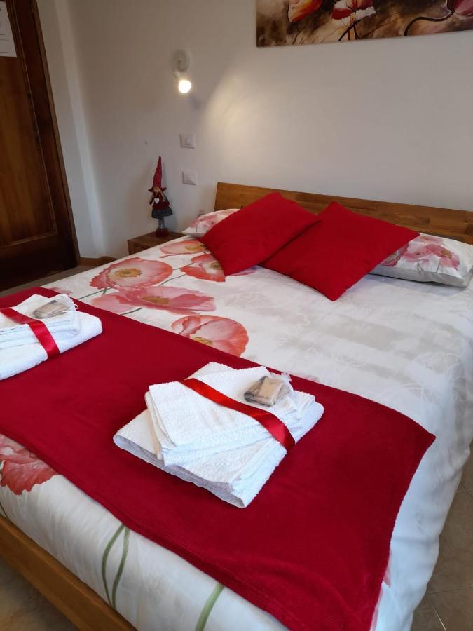 B&B La Casa Di Loretta Paderno Екстериор снимка