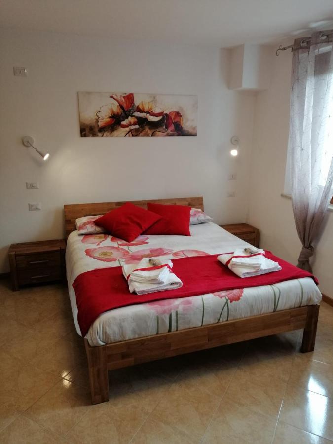 B&B La Casa Di Loretta Paderno Екстериор снимка