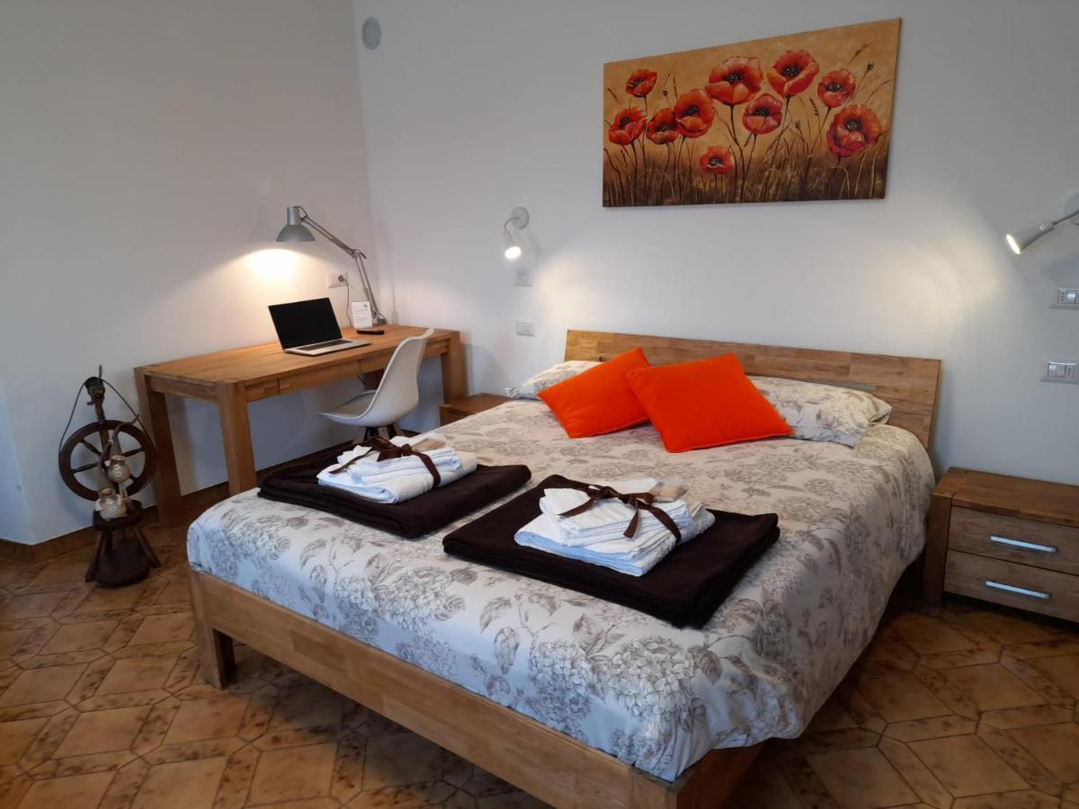 B&B La Casa Di Loretta Paderno Екстериор снимка